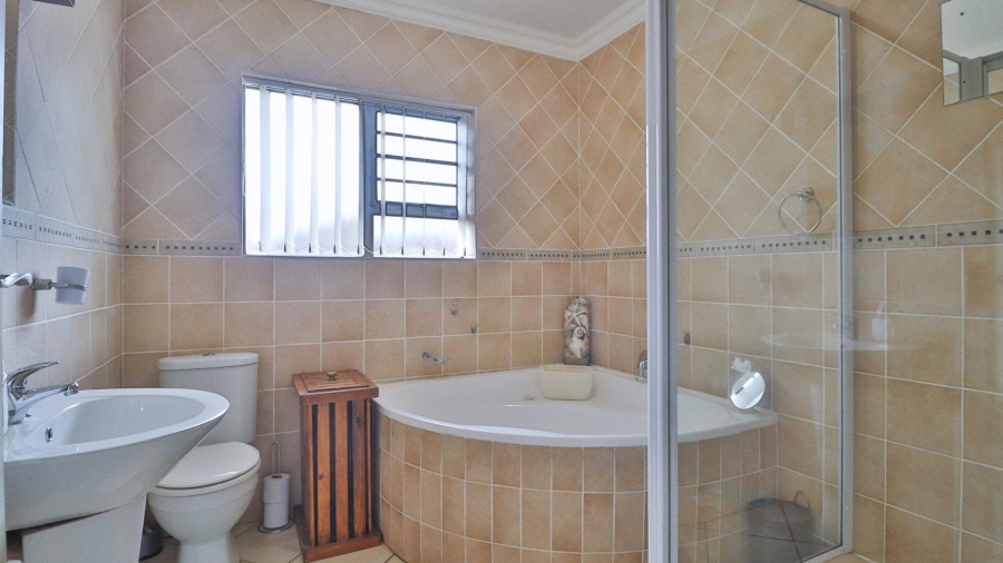 3 Bedroom Property for Sale in Dana Bay Western Cape